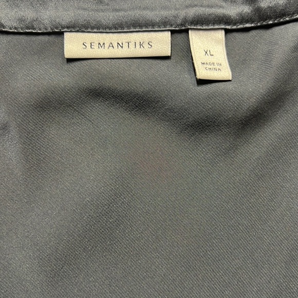 Samantiks Sleek Silk Blouse - Picture 5 of 7